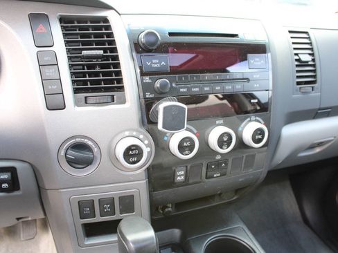 Used 2010 Toyota Sequoia SR5 AWD/4WD image 15
