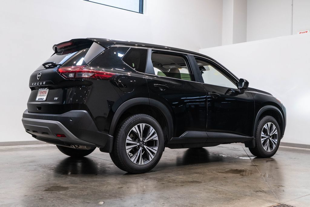 Used 2023 Nissan Rogue SV FWD image 9