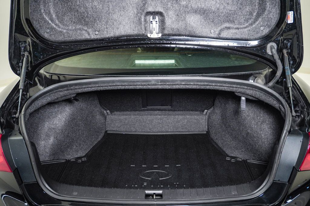 Used 2015 INFINITI Q50 Premium w/ Deluxe Touring Package AWD/4WD image 27