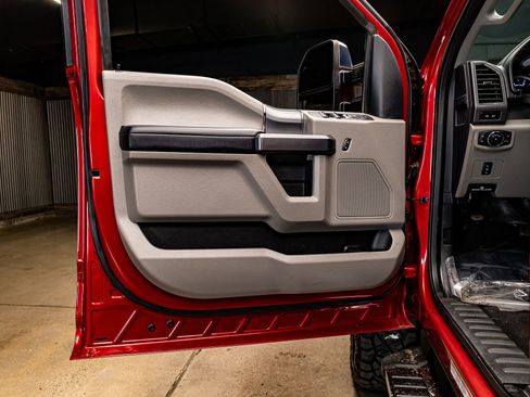 Used 2022 Ford F450 XLT w/ XLT Premium Package image 30