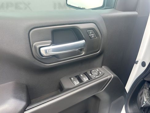 Used 2025 Chevrolet Silverado 1500 Custom image 24