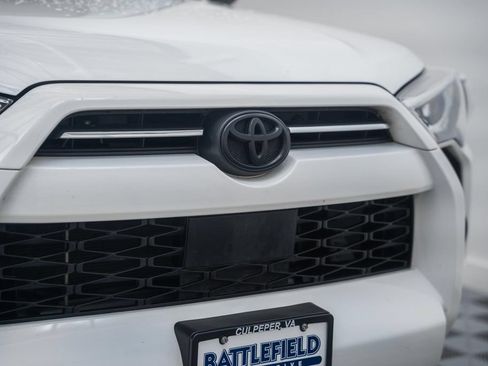 Used 2023 Toyota 4Runner SR5 Premium w/ Moonroof Package RWD image 11