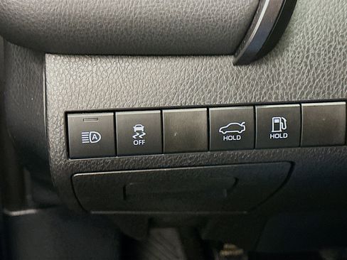 Used 2019 Toyota Camry LE FWD image 17
