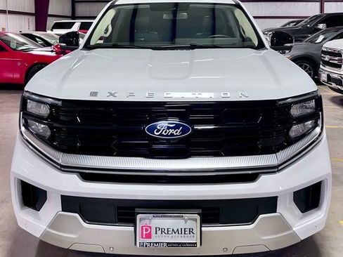 Used 2025 Ford Expedition Platinum AWD/4WD image 9