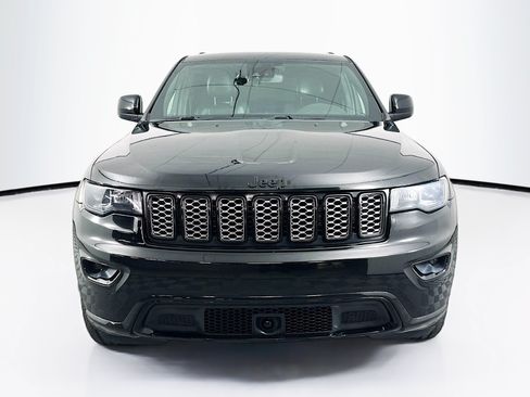 Used 2020 Jeep Grand Cherokee Altitude RWD image 2