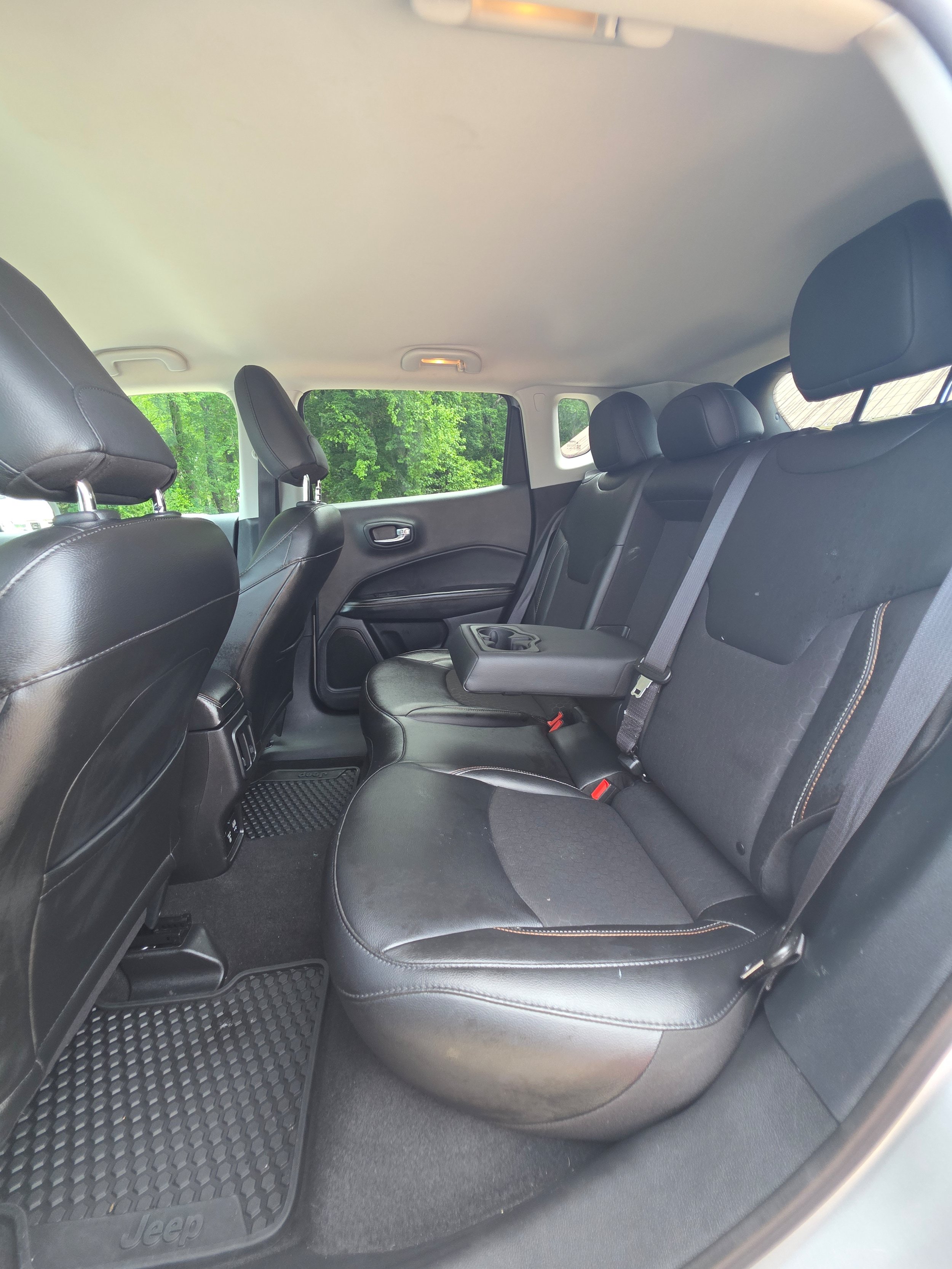 Used 2019 Jeep Compass Latitude w/ Cold Weather Group AWD/4WD image 16