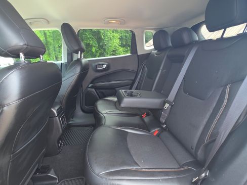 Used 2019 Jeep Compass Latitude w/ Cold Weather Group AWD/4WD image 16