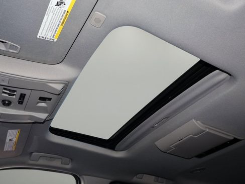 Used 2019 GMC Yukon Denali w/ Denali Ultimate Package image 32