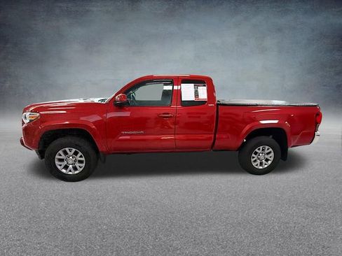 Used 2018 Toyota Tacoma SR5 image 10