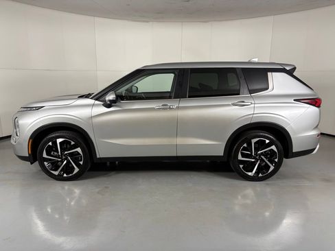 Used 2024 Mitsubishi Outlander SE AWD/4WD image 5
