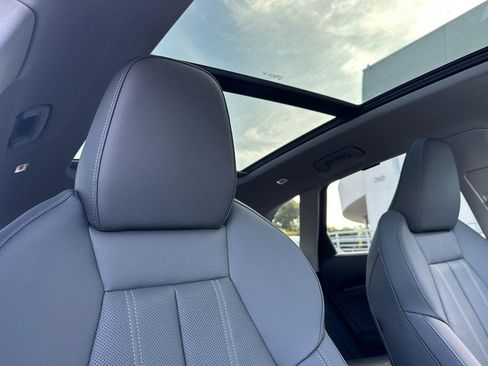 New 2025 Audi Q5 Premium Plus image 16
