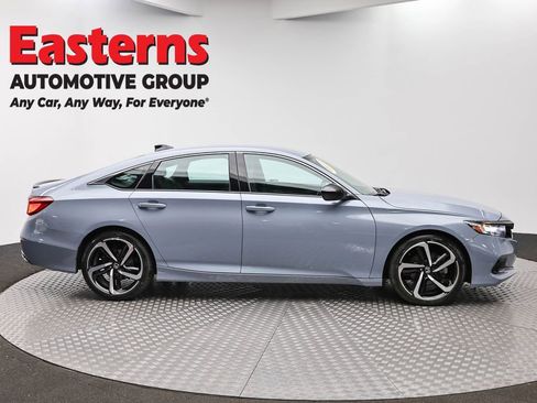 Used 2022 Honda Accord Sport image 4