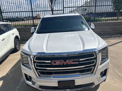 Used 2023 GMC Yukon SLT w/ SLT Premium Package image 13