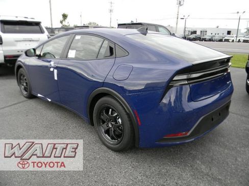 New 2026 Toyota Prius Plug-In Hybrid FWD image 4