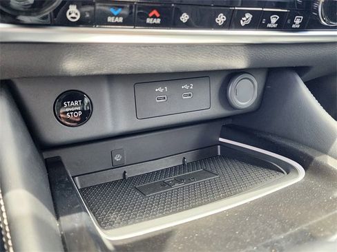 New 2025 Nissan Rogue Platinum w/ Tech Package image 17