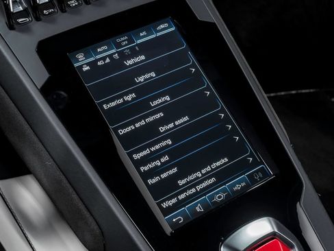 Used 2020 Lamborghini Huracan EVO RWD image 25