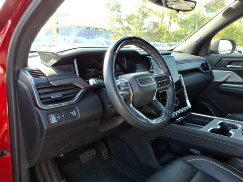 Used 2024 GMC Acadia Denali w/ Super Cruise Package FWD image 8