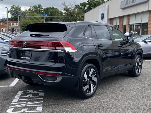 Certified 2024 Volkswagen Atlas Cross Sport SE w/ Panoramic Sunroof Package AWD/4WD image 3