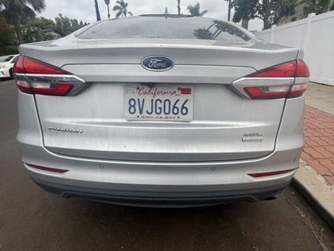 Used 2019 Ford Fusion SEL FWD image 3