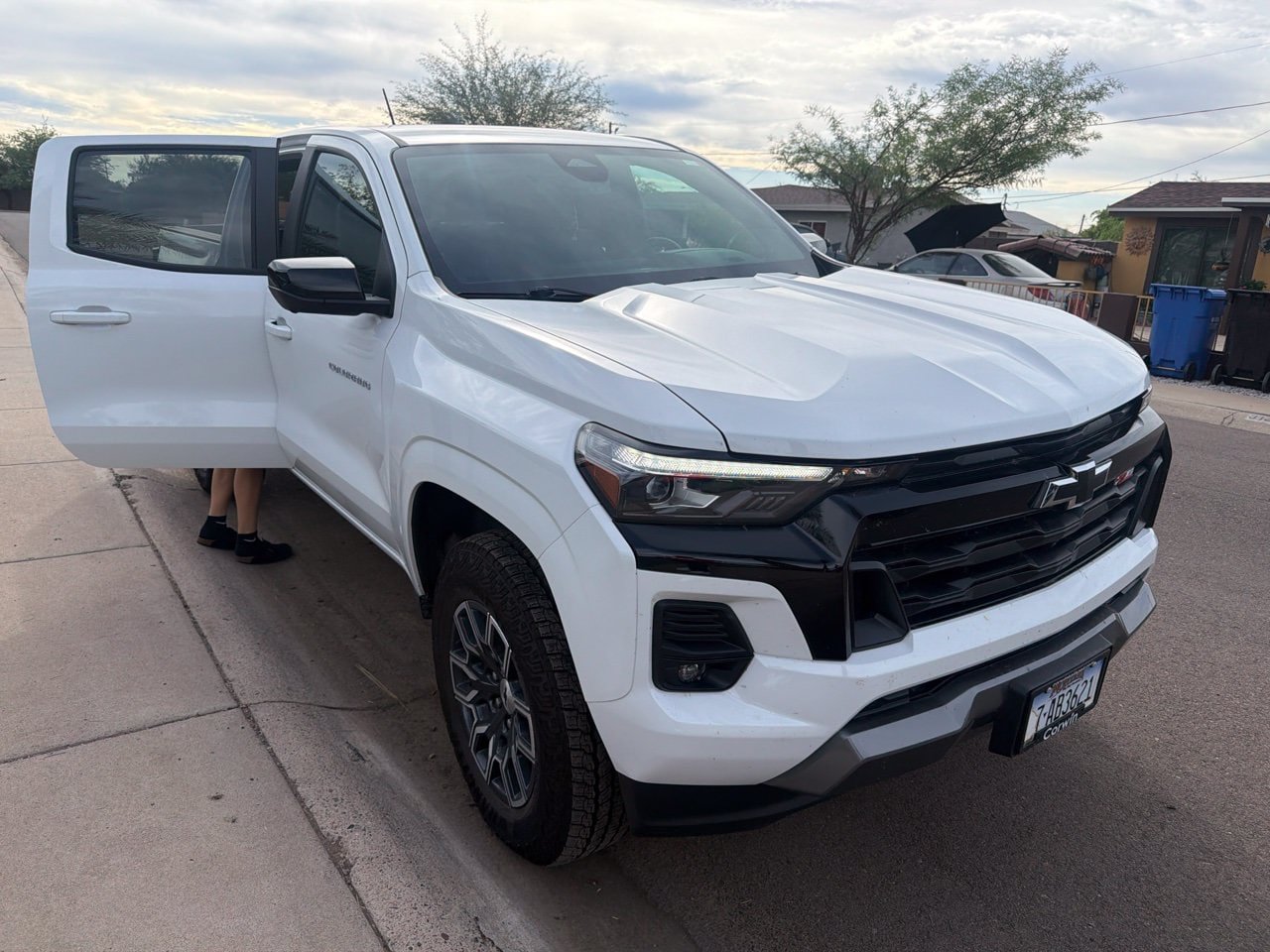 Used 2026 Chevrolet Colorado Z71 w/ Technology Package AWD/4WD image 3
