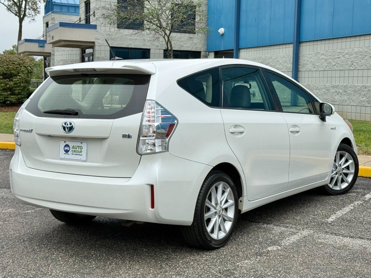 Used 2013 Toyota Prius V Five FWD image 5