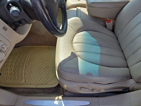 Used 2011 Buick Lucerne CXL w/ Driver Confidence Package FWD image 15