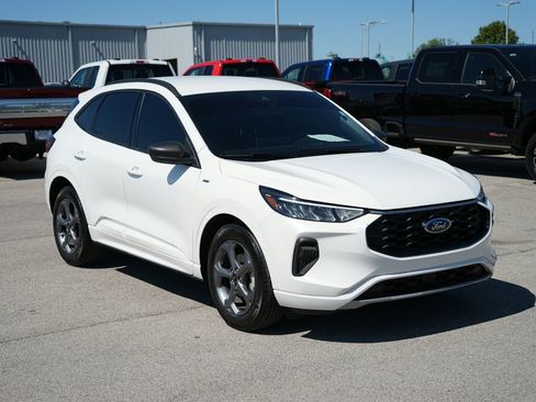 Used 2023 Ford Escape ST-Line FWD image 3