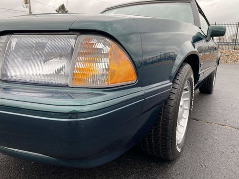 Used 1990 Ford Mustang LX image 12