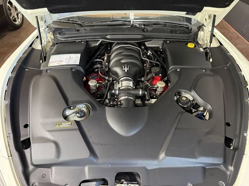 Used 2011 Maserati GranTurismo Convertible image 25