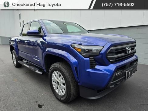 Used 2025 Toyota Tacoma SR5 AWD/4WD image 9