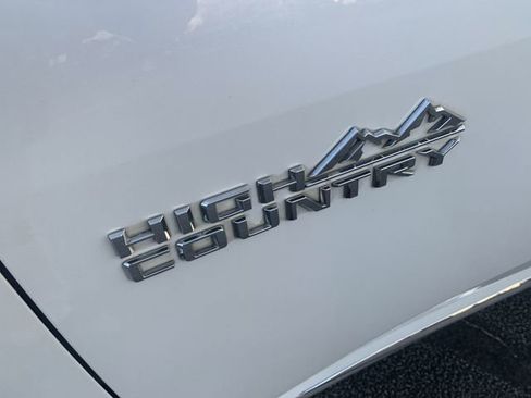 Certified 2022 Chevrolet Traverse High Country image 34