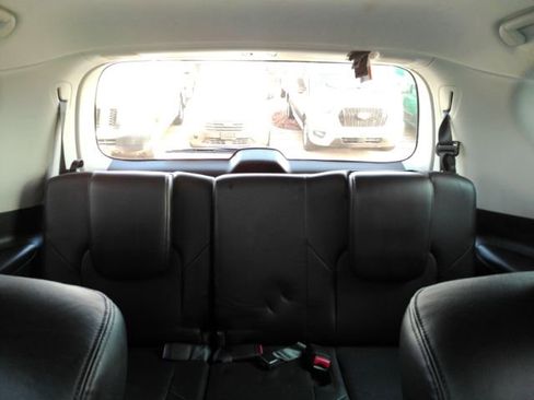 Used 2023 Nissan Armada SL w/ Captain's Chairs Package image 38