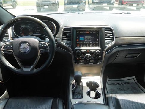 Used 2017 Jeep Grand Cherokee Overland image 13