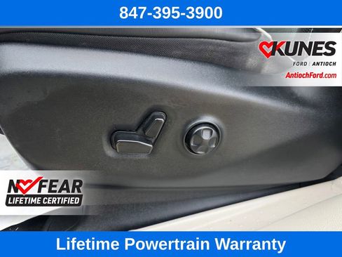 Used 2023 Chrysler Pacifica Limited image 22