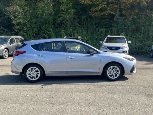 Certified 2025 Subaru Impreza 2.0i image 6