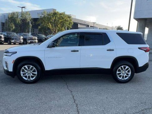 Used 2022 Chevrolet Traverse LS image 5