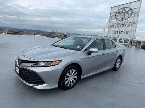Used 2020 Toyota Camry LE w/ Sunroof Package image 3