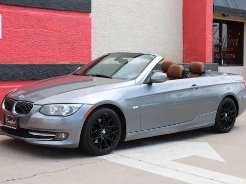 Used 2011 BMW 328i Convertible image 4