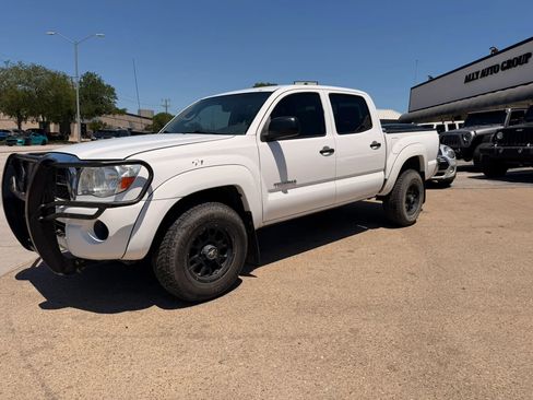 Used 2011 Toyota Tacoma PreRunner w/ SR5 Pkg #2 RWD image 1