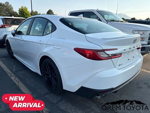 Used 2026 Toyota Camry SE w/ Convenience Package FWD image 4