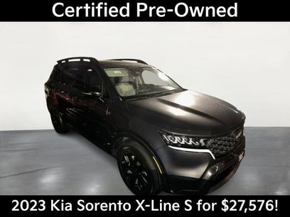 Used 2023 Kia Sorento S w/ Panoramic Sunroof Package