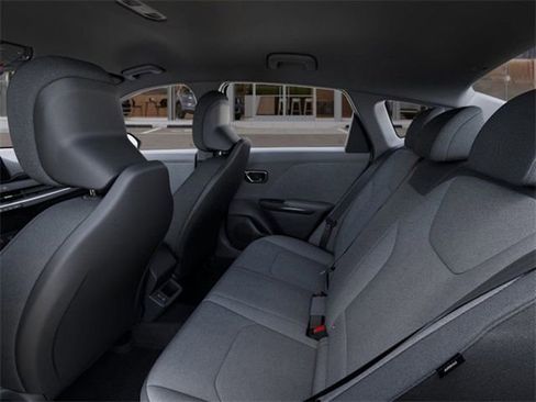 Certified 2025 Kia K4 FWD image 18