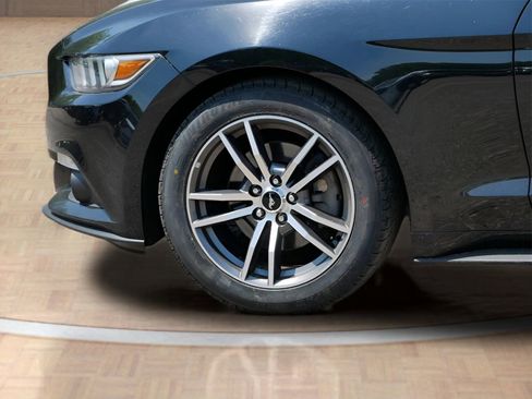 Used 2016 Ford Mustang Premium image 9