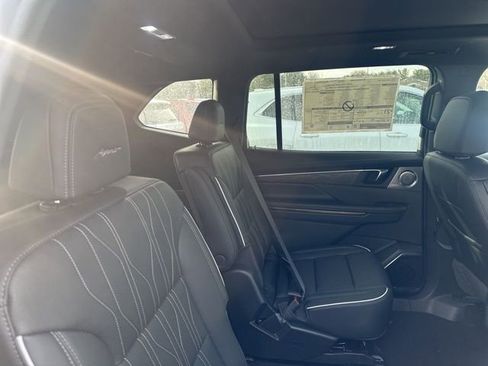 New 2026 Buick Enclave Avenir w/ Super Cruise Package image 23