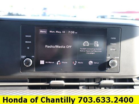 Used 2024 Kia Carnival LX FWD image 14