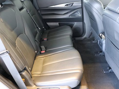 Certified 2025 INFINITI QX60 Luxe w/ Vision Package AWD/4WD image 38