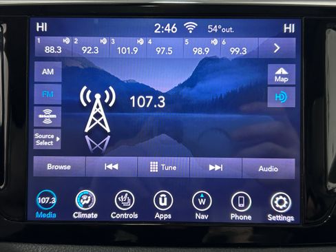 Used 2020 Chrysler Pacifica Limited image 5