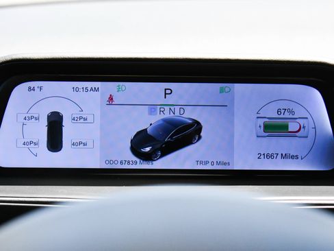 Used 2020 Tesla Model 3 Standard Range RWD image 26