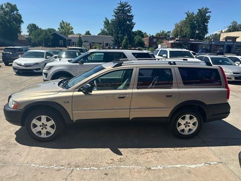 Used 2005 Volvo XC70 AWD/4WD image 8