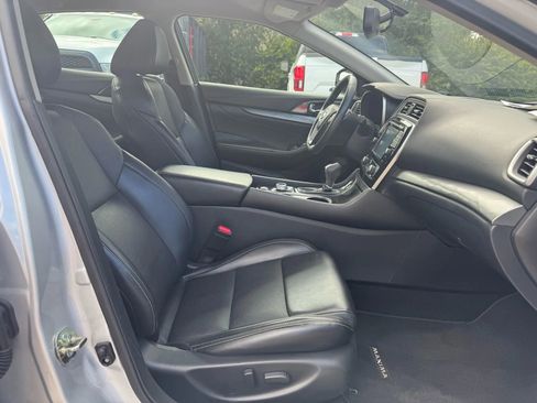 Used 2017 Nissan Maxima 3.5 SV image 17